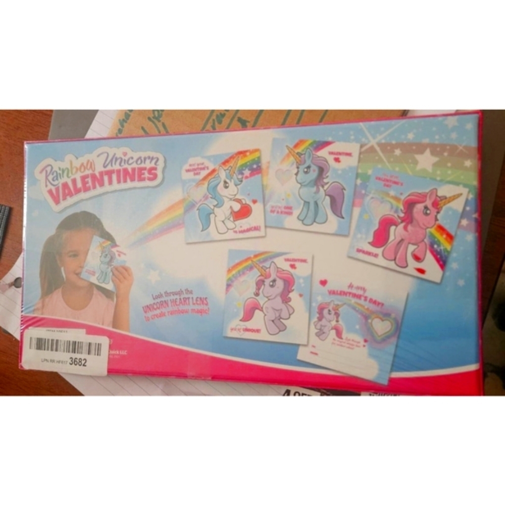 28pk Rainbow Unicorn Valentine's Day Cards with Envelopes - Picture 7 of 7